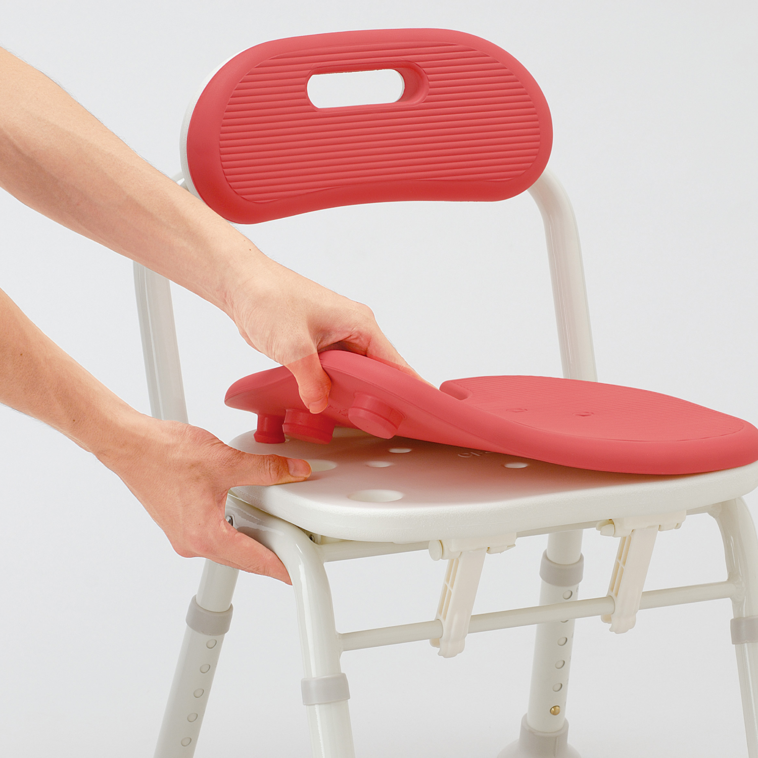 安寿 コンパクト折りたたみシャワーベンチIC 背付きタイプ 未使用特価! コンパクト折りたたみシャワーベンチ IC(背付タイプ)